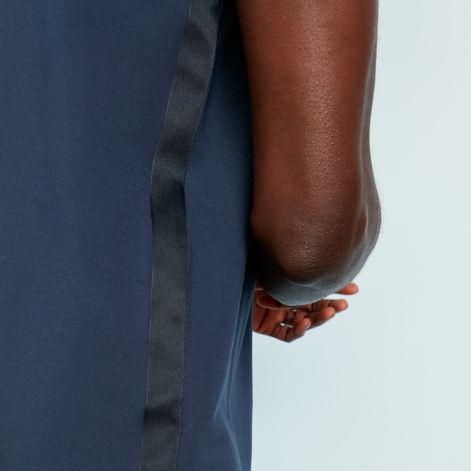 modelsizing1: Tope is 6’2” and wearing a medium. | type: men