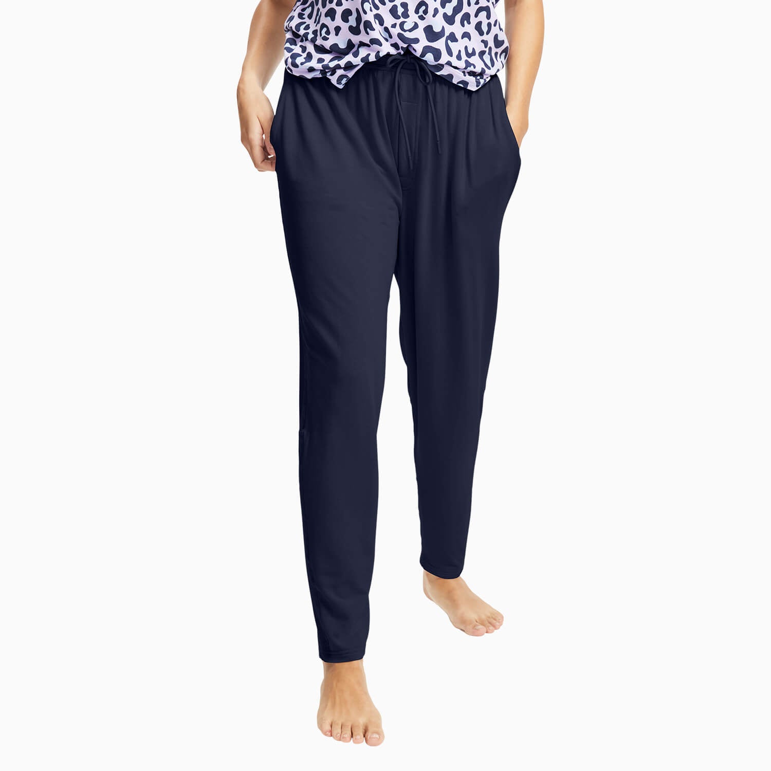 modelsizing1: Dana is 5’9” and wearing a medium. | type: women