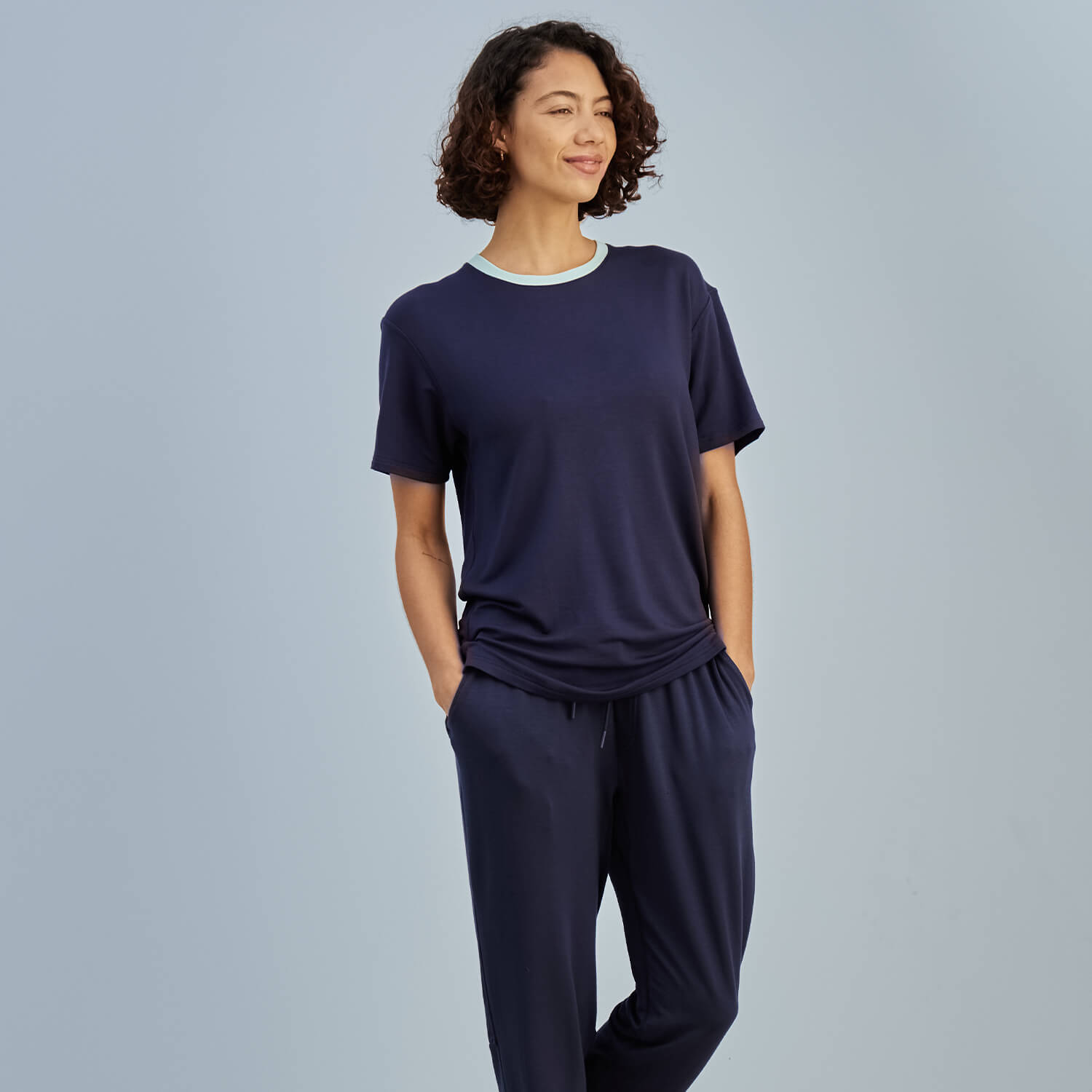 modelsizing1: Sharee is 5’9” and wearing a small. | type: women