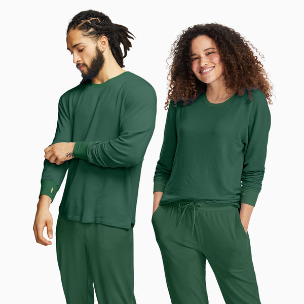 modelsizing1: Laurencio is 5’11” and wearing a medium. | modelsizing2: Naja is 5’8” and wearing a small.