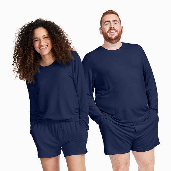 modelsizing1: Naja is 5’8” and wearing a small. | modelsizing2: Cody is 5'11" and wearing a large.